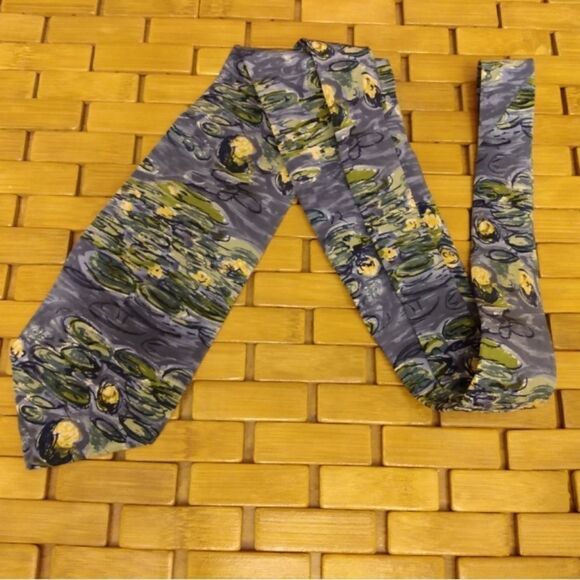 EUC VALENTINO Blue w/Lily Pads, Yellow Flowers & Rippling Water 100% Silk Tie - Picture 2 of 6